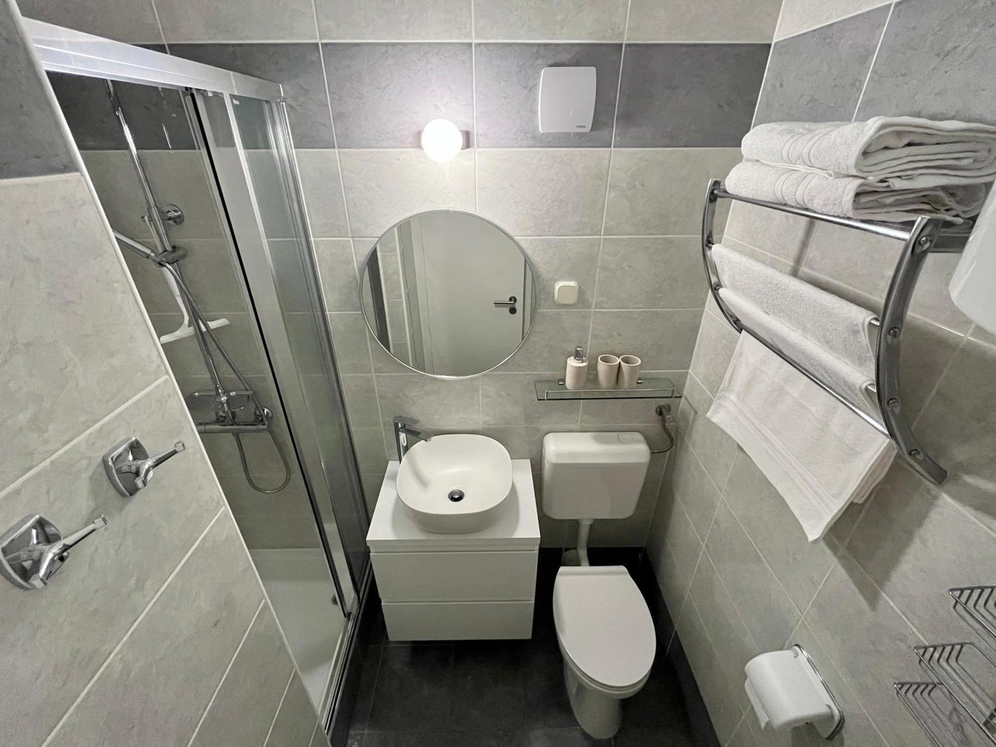Apartment Ena - Lavica Podstrana Ngoại thất bức ảnh